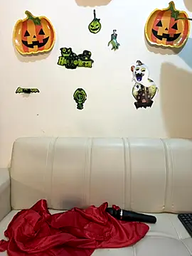 Snapshot of Amy_ruizz chatting on October 31, 2025, 11:07 am Amy ruizz online show from October 31, 2025, 11:07 am