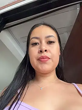 CrisMarulanda online show from January 10, 2026, 3:29 pm