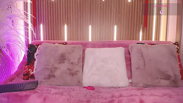 MylaDreams online show from December 21, 2025, 3:19 am