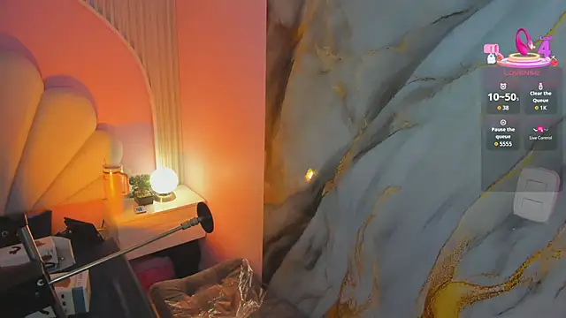 hinata dolly online show from April 3, 2026, 11:05 am