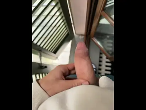 Pisellone18  online show from December 23, 2025, 8:46 am