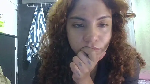 Snapshot of VioletV chatting on June 26, 2026, 3:23 am VioletV online show from June 26, 2026, 3:23 am