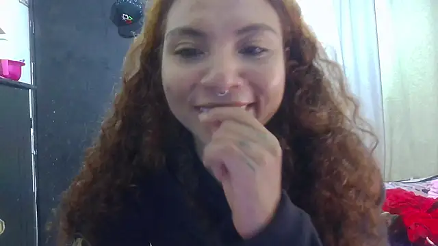 Snapshot of VioletV chatting on July 17, 2026, 2:20 am VioletV online show from July 17, 2026, 2:20 am