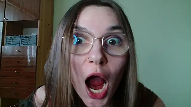 LooveELLYx online show from February 23, 2025, 2:25 pm