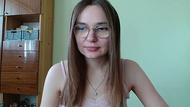 LooveELLYx online show from September 26, 2025, 6:42 am