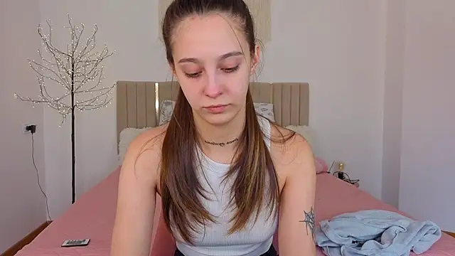 Little cherryy   online show from November 13, 2025, 11:47 am