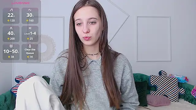 Little cherryy   online show from September 25, 2025, 6:41 am