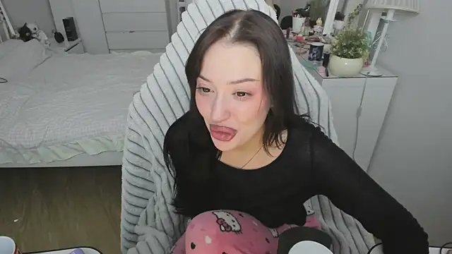 saadnesstyan online show from December 2, 2025, 12:29 pm