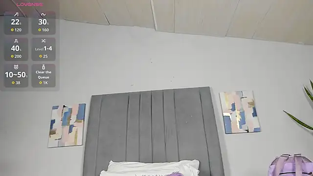 Sophia Ebony online show from April 13, 2026, 12:09 pm