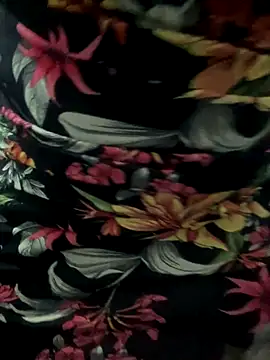 LunnaDuvall online show from December 14, 2025, 11:10 pm