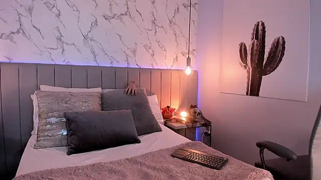 Snapshot of Karlla_Brown chatting on October 31, 2025, 1:19 pm Karlla Brown online show from October 31, 2025, 1:19 pm