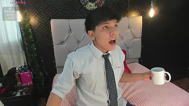 Snapshot of Thiago_Kozak chatting on November 22, 2025, 12:59 pm Thiago Kozak online show from November 22, 2025, 12:59 pm