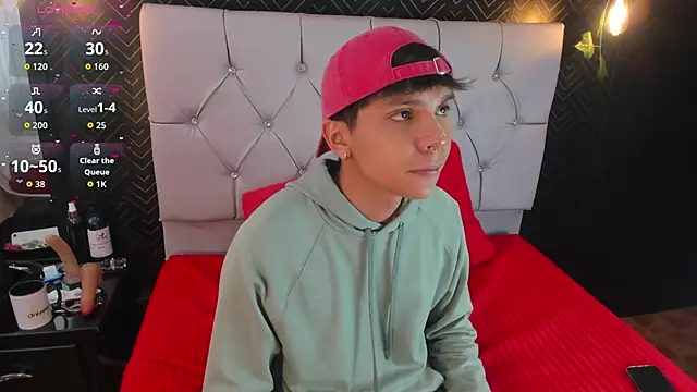 Snapshot of Thiago_Kozak chatting on November 1, 2025, 2:00 pm Thiago Kozak online show from November 1, 2025, 2:00 pm