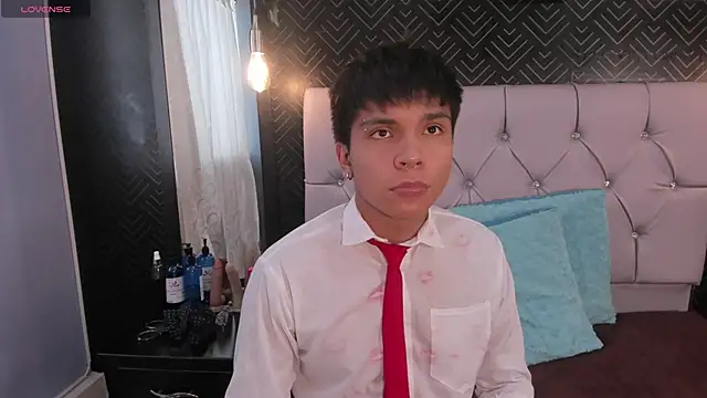 Snapshot of Thiago_Kozak chatting on February 27, 2026, 12:16 pm Thiago Kozak online show from February 27, 2026, 12:16 pm