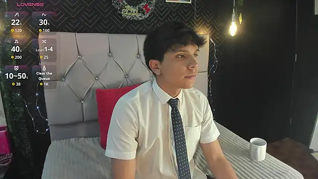 Snapshot of Thiago_Kozak chatting on December 3, 2025, 12:37 pm Thiago Kozak online show from December 3, 2025, 12:37 pm