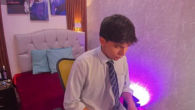 Snapshot of Thiago_Kozak chatting on October 23, 2025, 1:43 pm Thiago Kozak online show from October 23, 2025, 1:43 pm