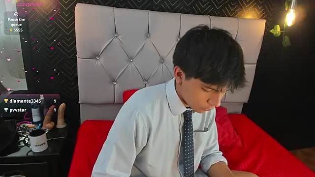 Snapshot of Thiago_Kozak chatting on November 4, 2025, 12:31 pm Thiago Kozak online show from November 4, 2025, 12:31 pm