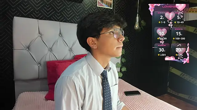 Snapshot of Thiago_Kozak chatting on October 14, 2025, 12:50 pm Thiago Kozak online show from October 14, 2025, 12:50 pm