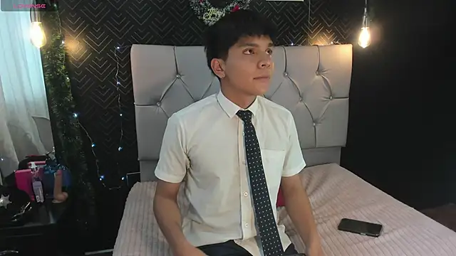 Snapshot of Thiago_Kozak chatting on November 25, 2025, 12:38 pm Thiago Kozak online show from November 25, 2025, 12:38 pm