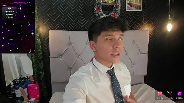 Snapshot of Thiago_Kozak chatting on December 19, 2025, 1:13 pm Thiago Kozak online show from December 19, 2025, 1:13 pm