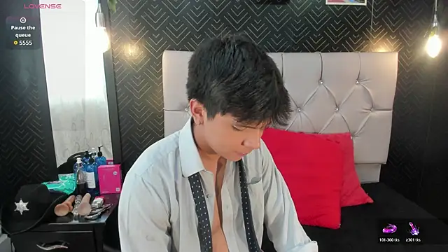 Snapshot of Thiago_Kozak chatting on January 6, 2026, 12:42 pm Thiago Kozak online show from January 6, 2026, 12:42 pm