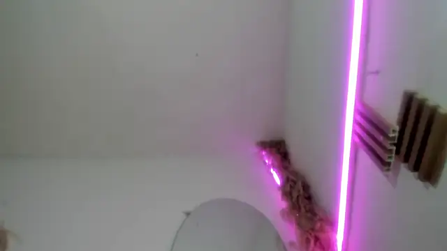 Snapshot of Brenda_lot chatting on February 3, 2026, 6:22 am Brenda lot online show from February 3, 2026, 6:22 am