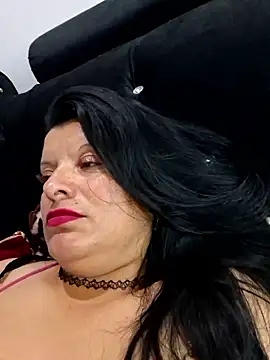 Hanna Kieran online show from October 28, 2025, 2:01 am