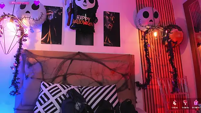 alesziarose online show from October 9, 2025, 7:58 pm