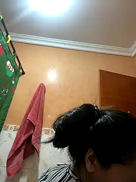 effie castroo online show from October 26, 2025, 3:40 am