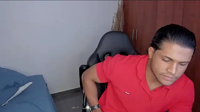 Evansdark1 online show from April 13, 2026, 11:09 pm