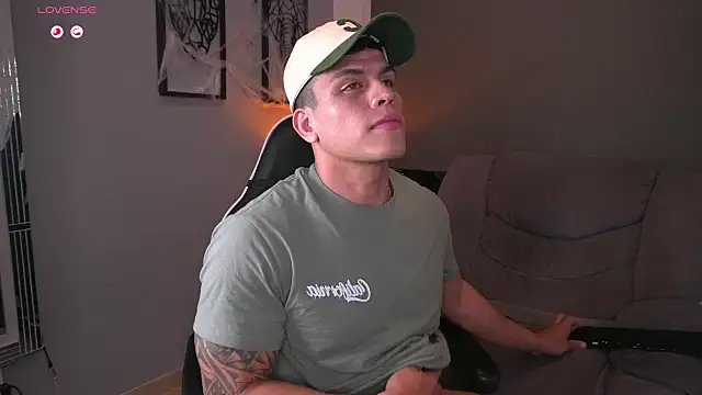 tyler muscle1 online show from October 15, 2025, 2:21 am