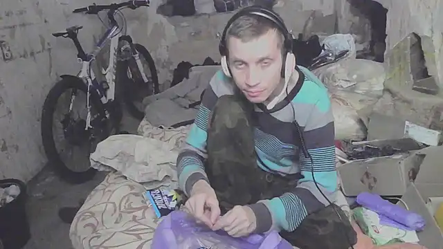 makarov1993 online show from October 16, 2025, 11:29 am