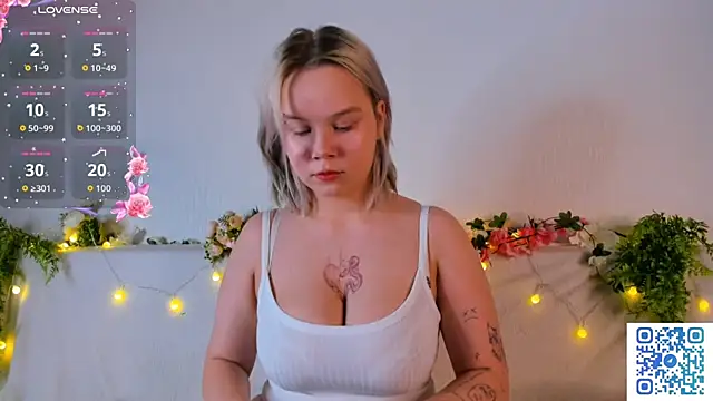 girlllsooft online show from November 2, 2025, 12:37 am