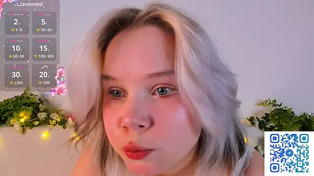 girlllsooft online show from October 8, 2025, 7:14 pm