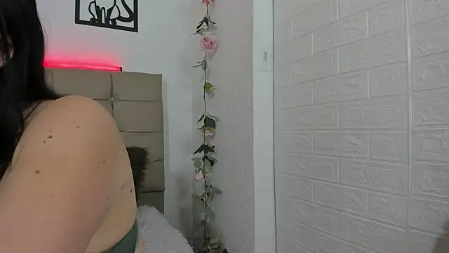 katherine blair online show from April 22, 2026, 12:01 pm