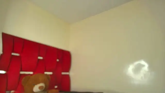 Camila hot ts online show from December 22, 2025, 2:17 pm