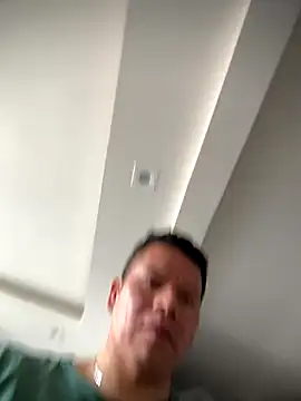 Snapshot of Manu0586 chatting on October 18, 2025, 7:49 pm Manu0586 online show from October 18, 2025, 7:49 pm