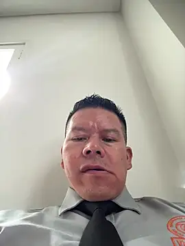 Manu0586 online show from April 18, 2026, 1:57 pm