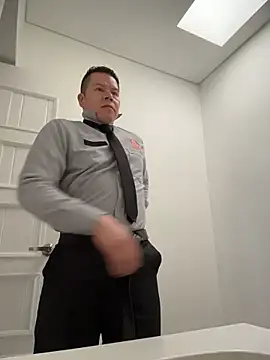 Snapshot of Manu0586 chatting on November 13, 2025, 11:14 am Manu0586 online show from November 13, 2025, 11:14 am