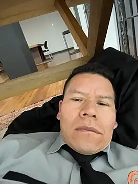 Snapshot of Manu0586 chatting on November 15, 2025, 8:18 am Manu0586 online show from November 15, 2025, 8:18 am