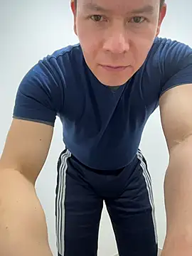 Snapshot of Manu0586 chatting on November 19, 2025, 11:10 am Manu0586 online show from November 19, 2025, 11:10 am