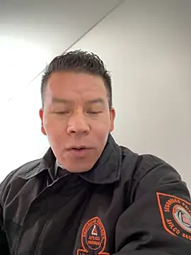 Snapshot of Manu0586 chatting on October 19, 2025, 12:52 pm Manu0586 online show from October 19, 2025, 12:52 pm