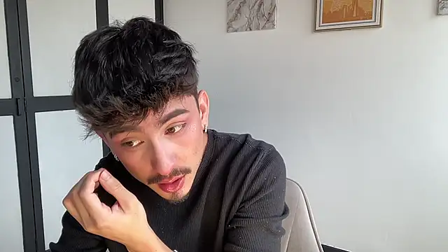 sweettaaron01 online show from February 25, 2026, 6:30 pm