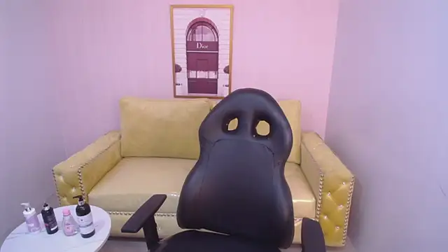 bellatrix ch online show from December 18, 2025, 4:33 pm