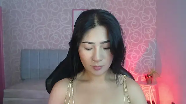 evelyn ch  online show from September 29, 2025, 10:54 am