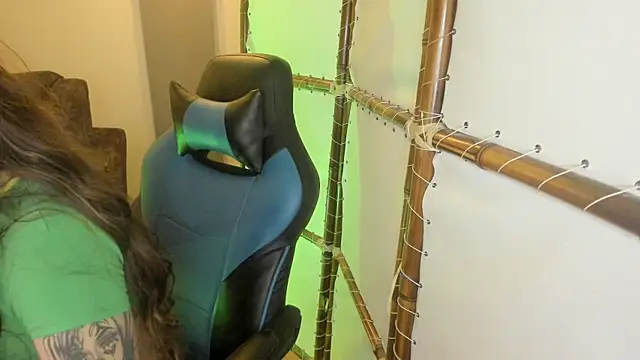 Snapshot of Scarbadgirl_ chatting on June 13, 2026, 4:43 am Scarbadgirl online show from June 13, 2026, 4:43 am