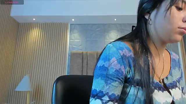 freyja sweet  online show from September 9, 2025, 10:57 am