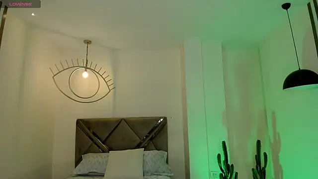 Snapshot of IsabellaMoreau chatting on February 21, 2026, 7:49 pm IsabellaMoreau online show from February 21, 2026, 7:49 pm