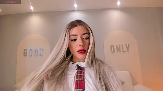 IsabellaMoreau online show from January 6, 2026, 7:40 pm