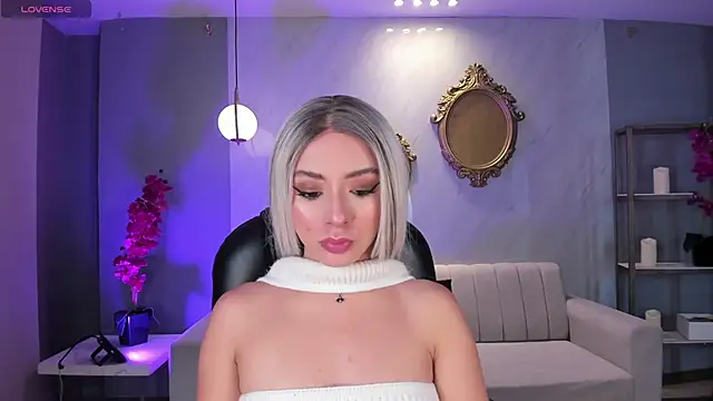 Snapshot of IsabellaMoreau chatting on April 22, 2026, 8:26 pm IsabellaMoreau online show from April 22, 2026, 8:26 pm